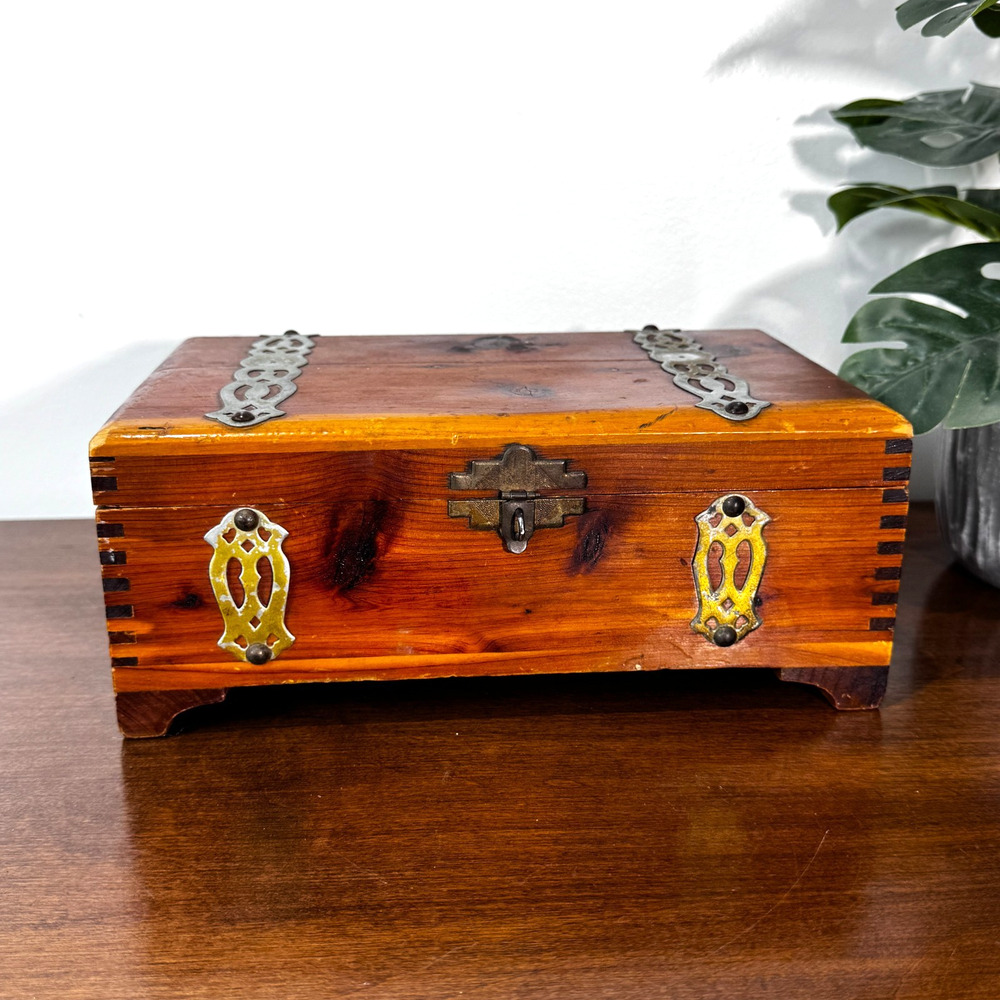 Vintage Wooden Keepsake Trinket Box Footed Brass Hardware Dovetail